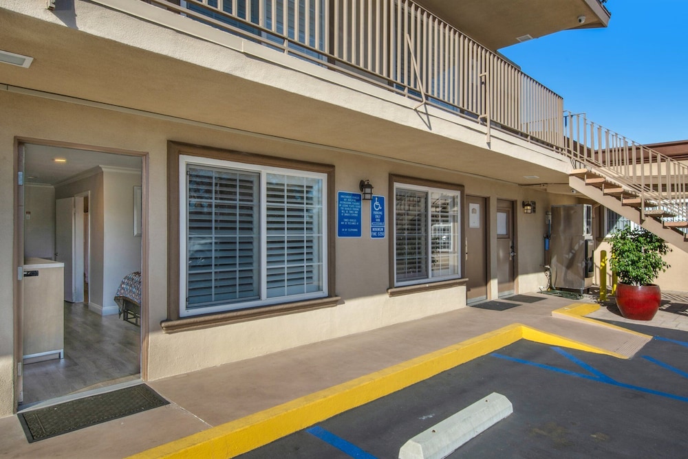 Hotel 414 Anaheim - photo 86