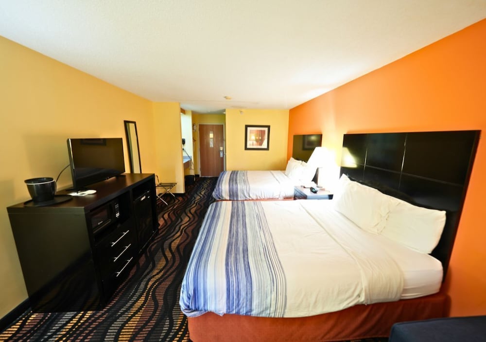 Rock Island Inn & Suites Streator IL - photo 35