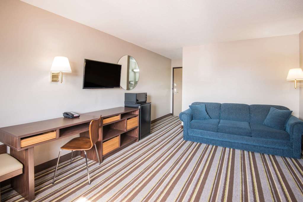 Super 8 by Wyndham Nevada - photo 11