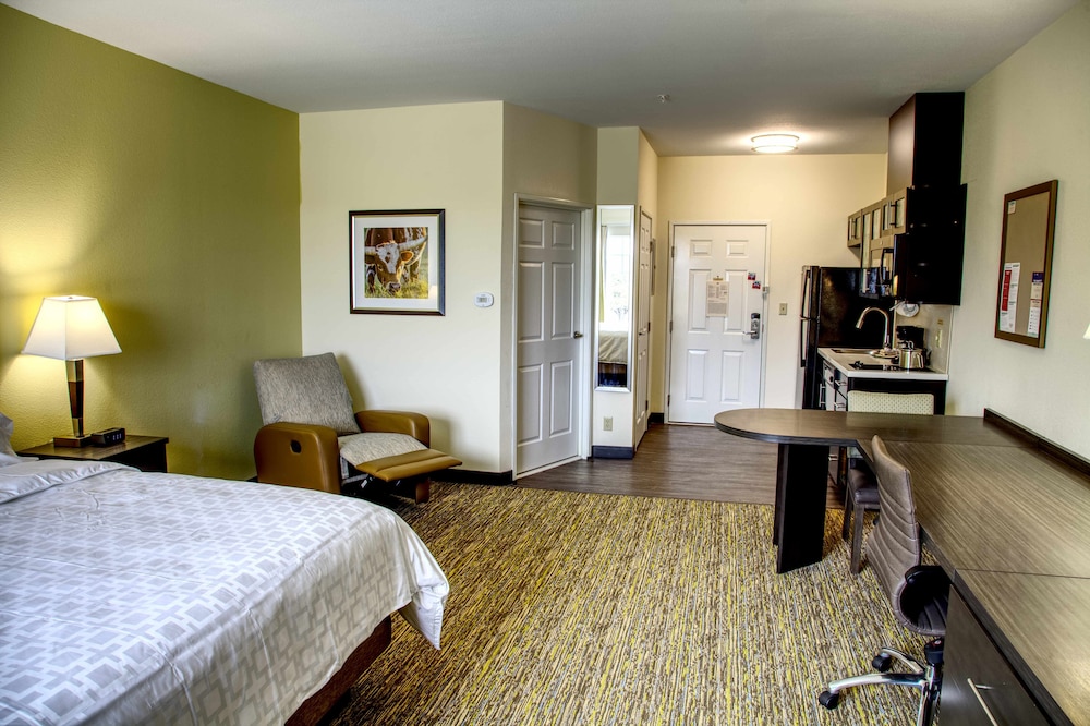 Candlewood Suites Austin North 290 & I 35 - photo 11