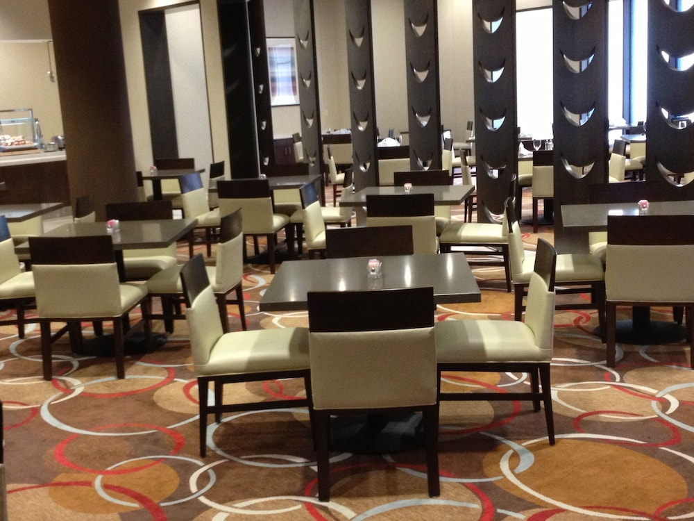 Embassy Suites Newark Airport - photo 30