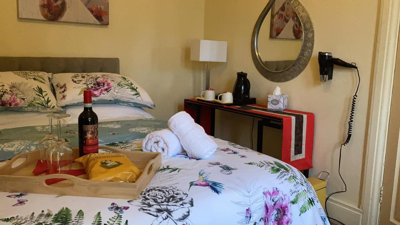 Mountroyal Victorian Studio Self Catering Apartment 3 — 4-Star Luxury Hotel in Belfast, United Kingdom