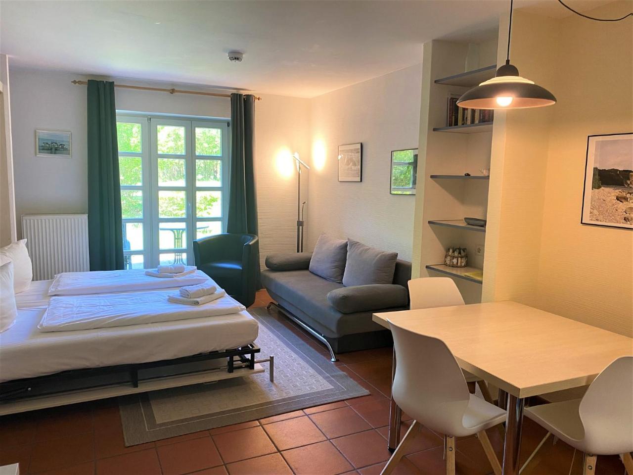 Feriendorf Rugana Komfort 1 Raum Appartement mit Terrasse B23 — 4-Star Luxury Hotel in Dranske, Germany