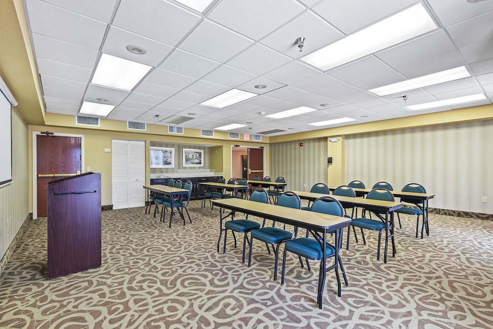 Holiday Inn St. Petersburg West by IHG - photo 60