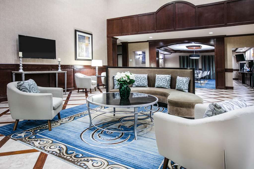 La Quinta Inn & Suites by Wyndham DFW Airport West Euless - photo 13