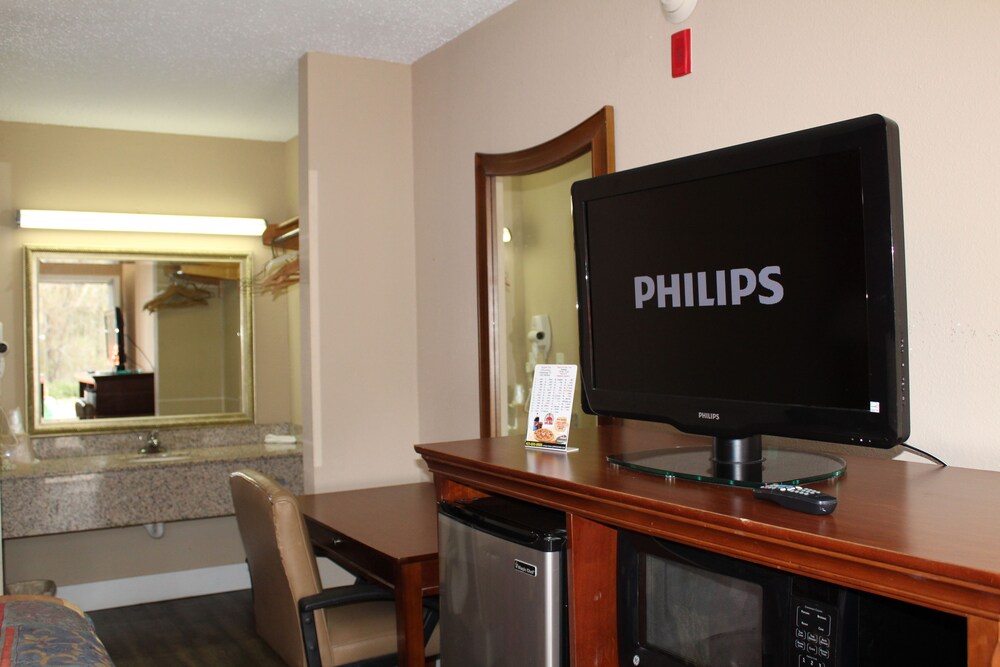 Airport Inn Chattanooga - photo 31