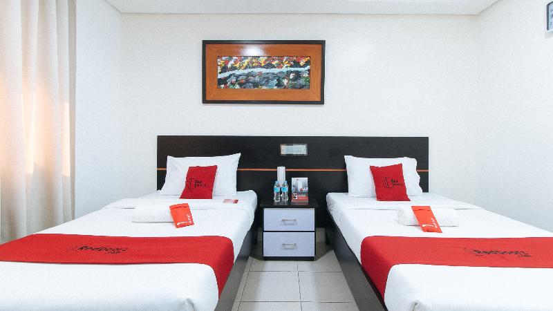 RedDoorz @ Greenview Hotel and Restobar Masbate — hotel in Masbate