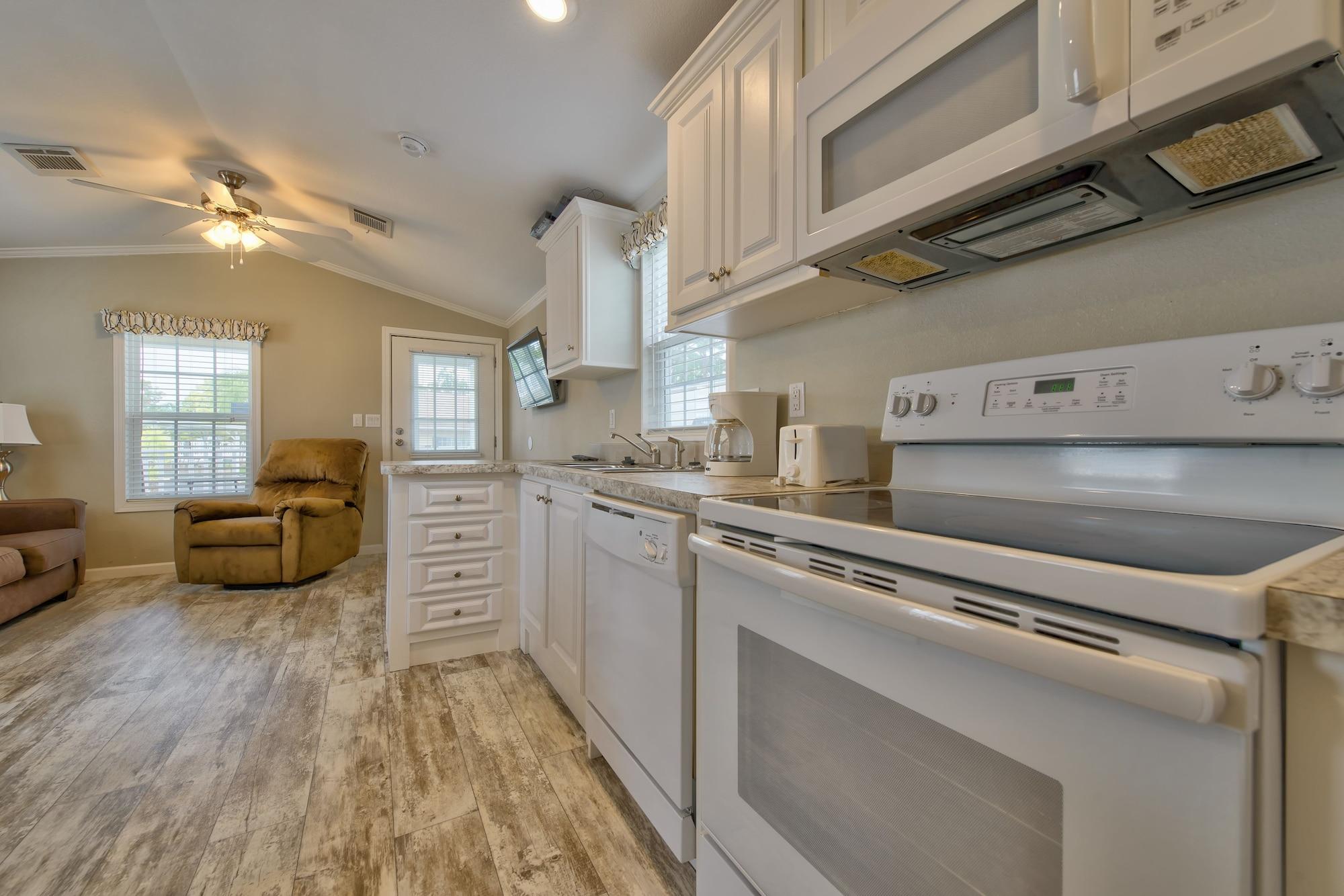 Club Naples RV Resort - photo 14
