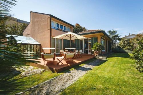Tuscany Modern Luxury Villa 450sqm — 4-Star Luxury Hotel in Ponsacco, Italy