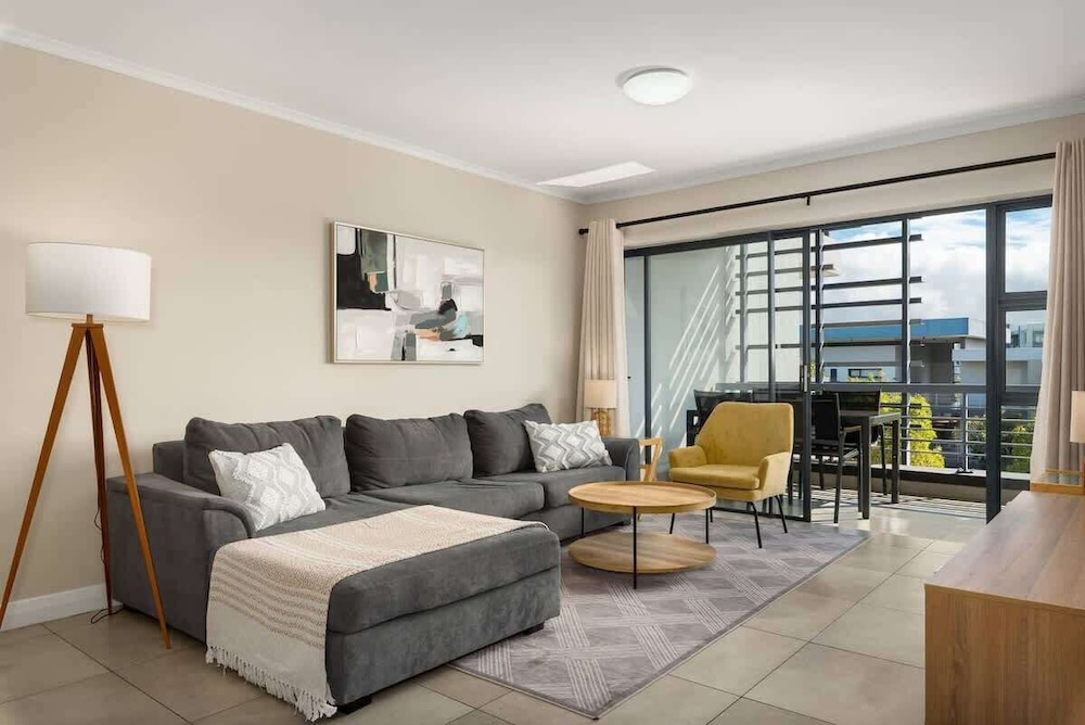 Two Bedroom Luxury Apartment Century City BackUp Power — 4-Star Luxury Hotel in Cape Town, South Africa