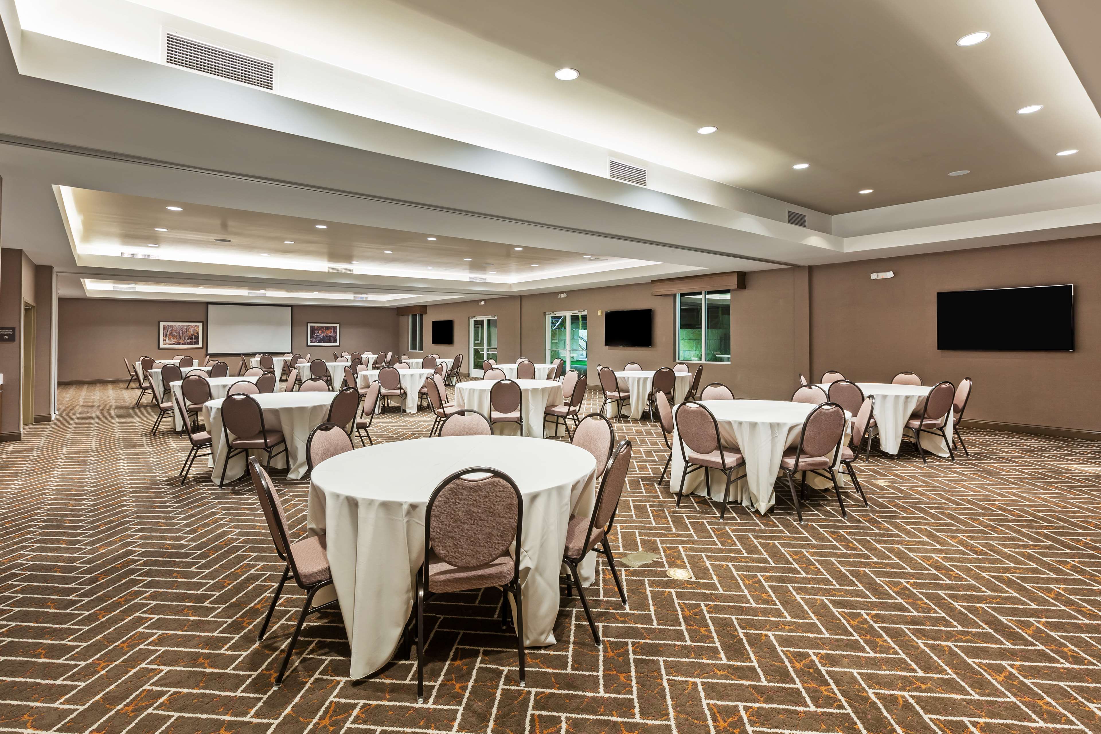 Hampton Inn Bulverde Texas Hill Country - photo 19