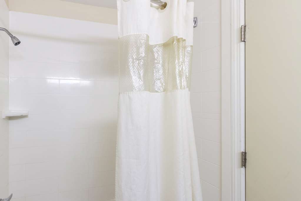 Motel 6 New Brunswick - photo 22