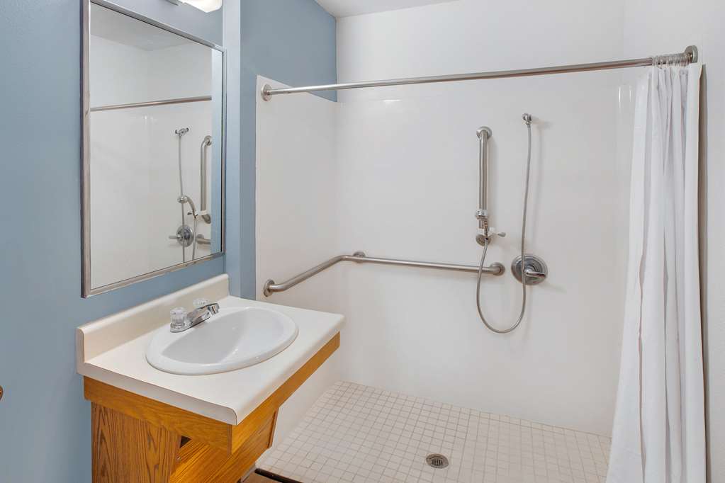 WoodSpring Suites Pharr - photo 10