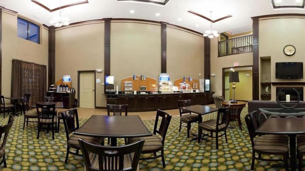 Holiday Inn Express Hotel & Suites Limerick Pottstown by IHG - photo 33