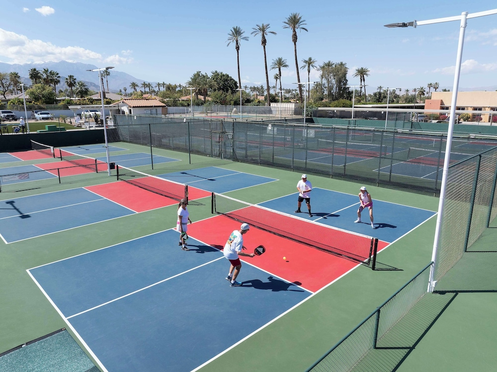 Embassy Suites by Hilton Palm Desert - photo 21