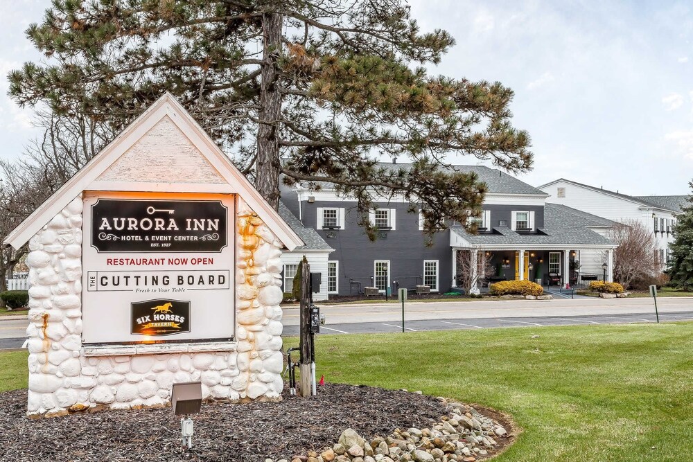 Aurora Inn Hotel and Event Center
