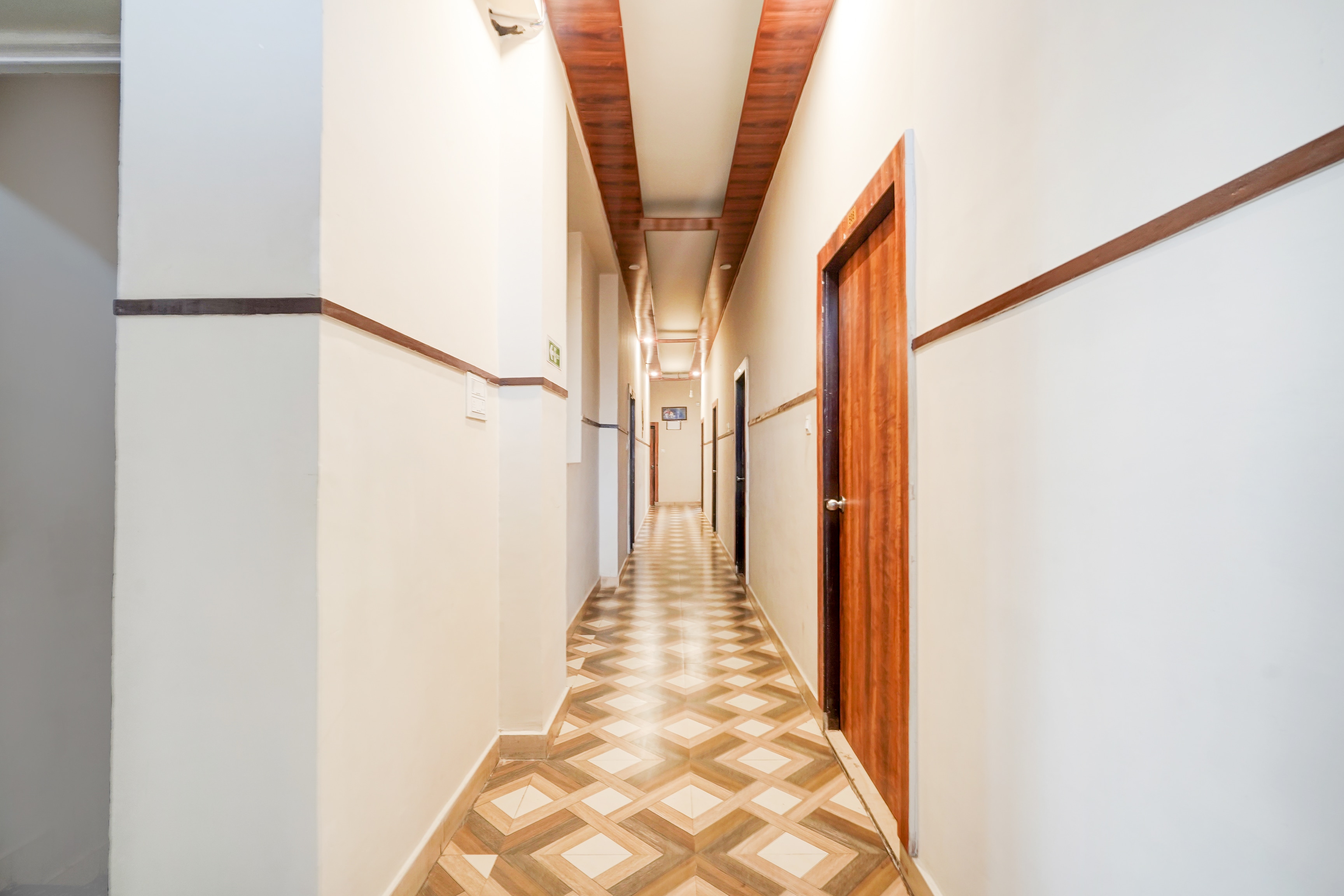 Super Townhouse City Mall Kota Formerly Hotel High Society — Kota