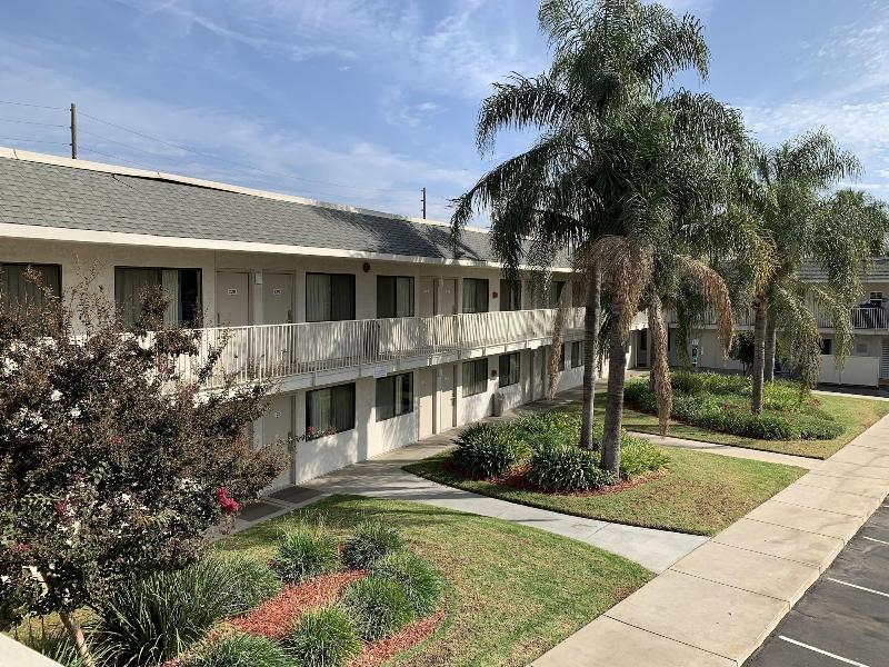 Vagabond Inn Sylmar - photo 3