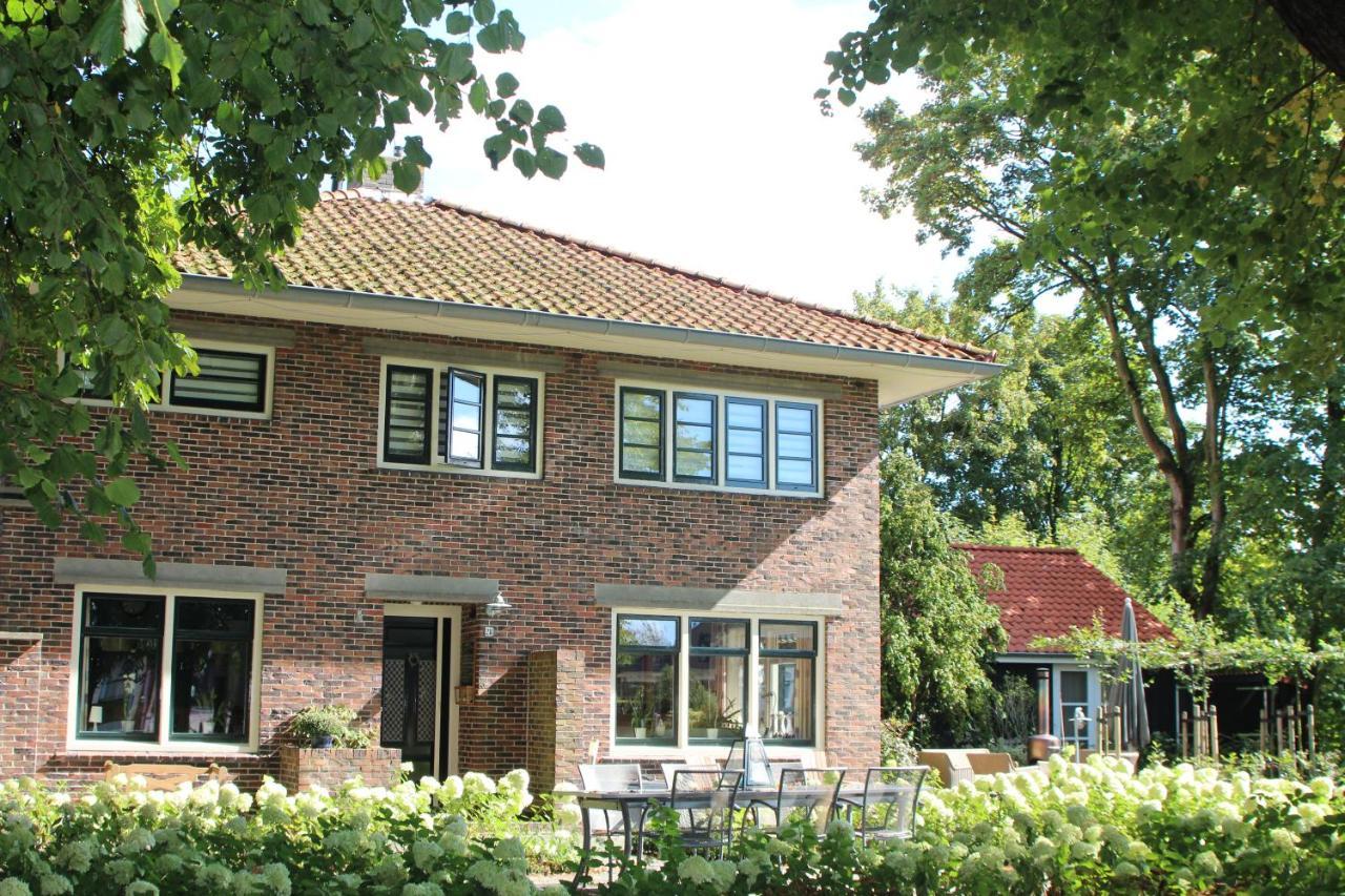 B&B Sauna D'olle Pastorie — 4-Star Luxury Hotel in Uithuizen, Netherlands