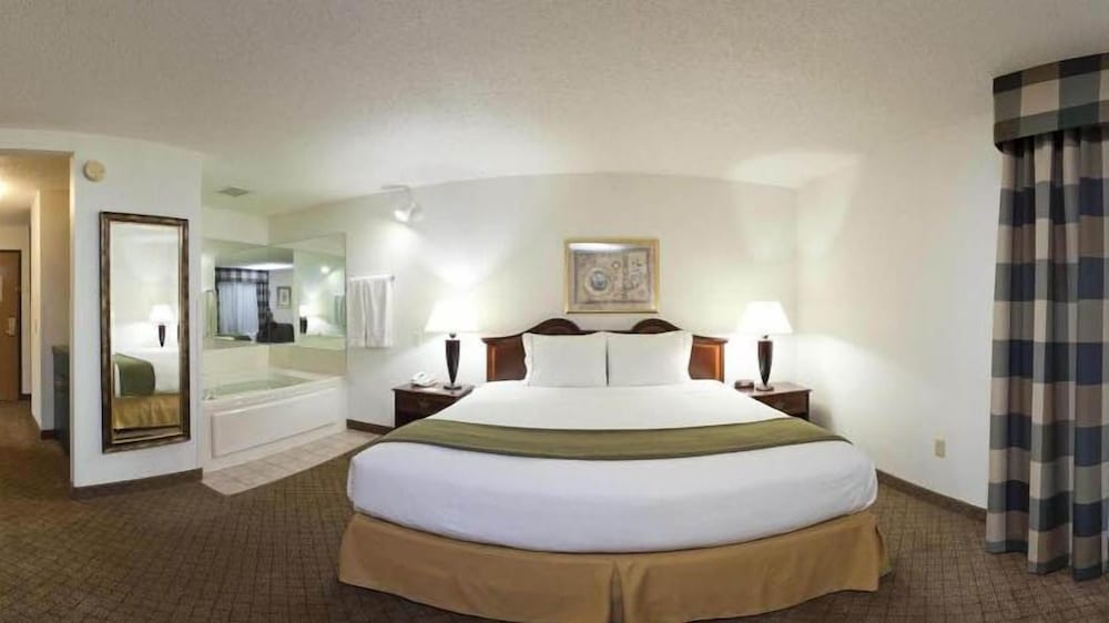 Holiday Inn Express & Suites Alliance by IHG - photo 8