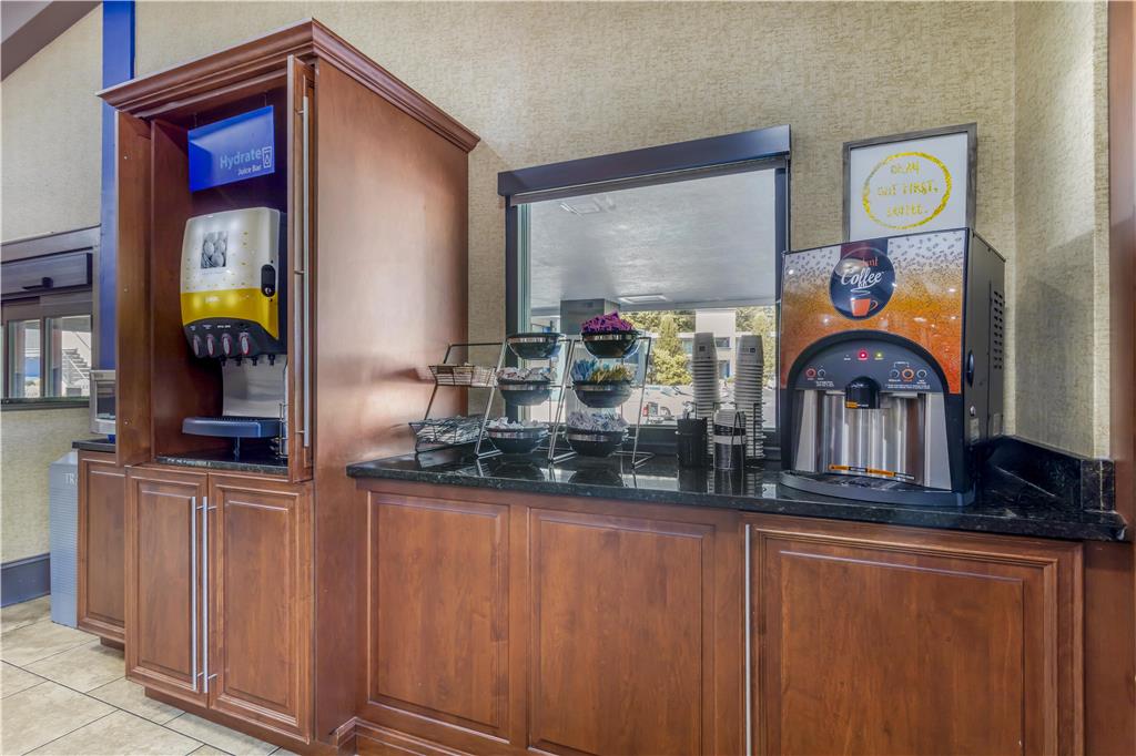 Best Western Asheville Blue Ridge Parkway - photo 33