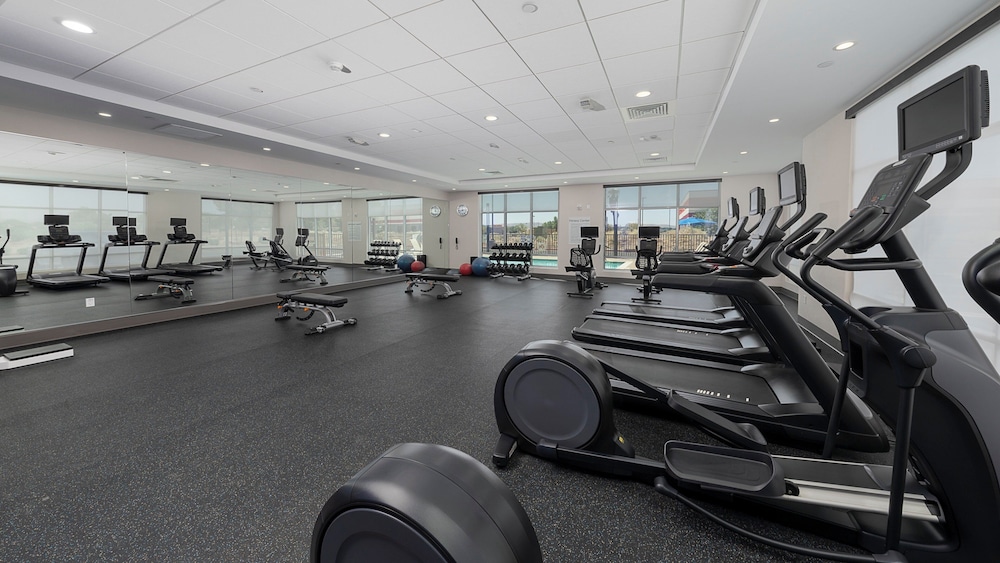 Holiday Inn Express & Suites Ridgecrest China Lake by IHG - photo 17