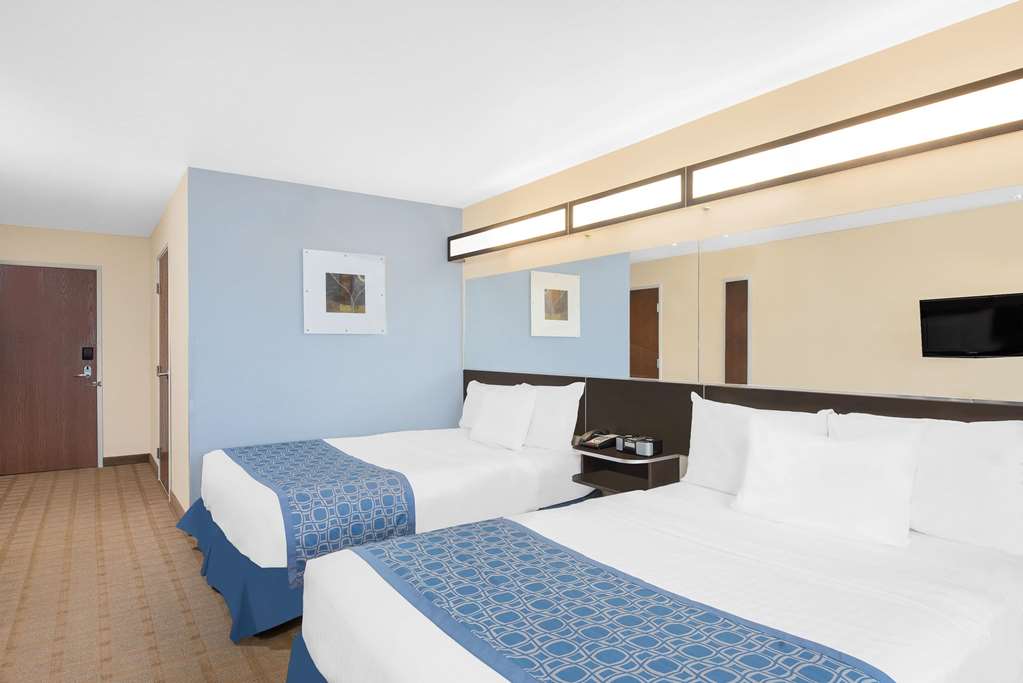 Microtel Inn & Suites by Wyndham Waynesburg - photo 12
