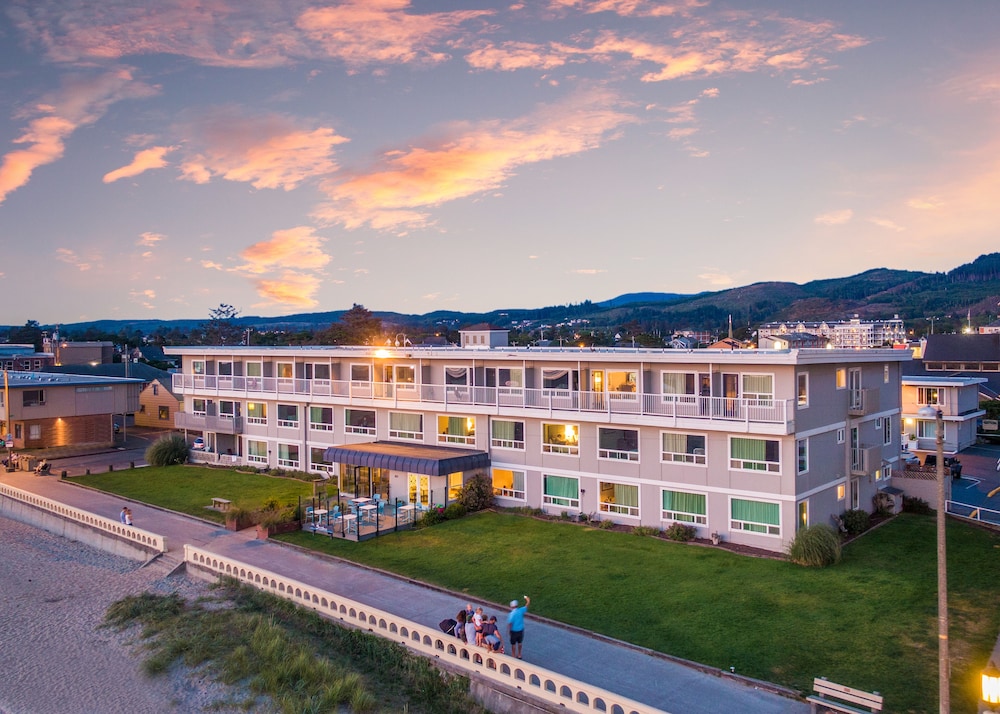 Seashore Inn on the Beach - photo 34