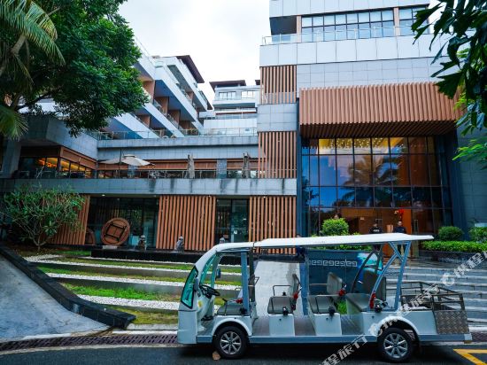 BaoTing YaNuoDa WaAiLu Naxiang mountain rain forest Resort Hotel in Baocheng, People's Republic of China