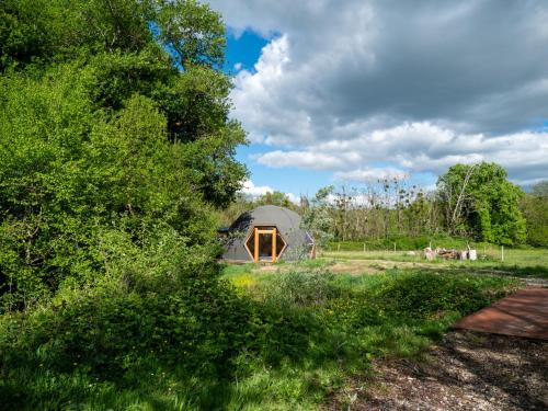 Evasion Nature Domes & Lac Prive Pres Bordeaux — hotel in Sadirac