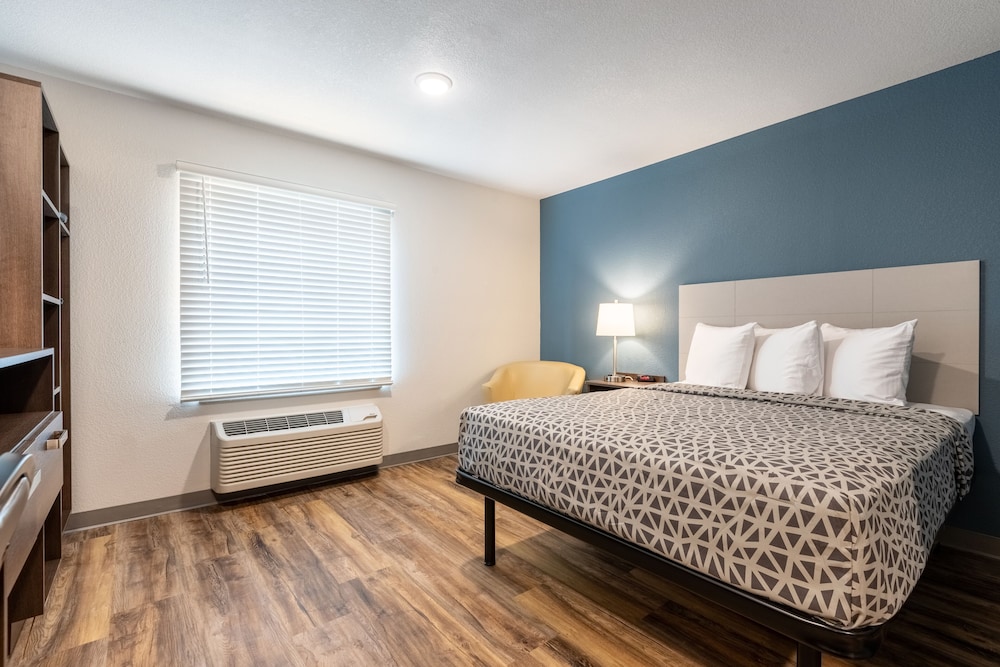 WoodSpring Suites South Brunswick Princeton - photo 20