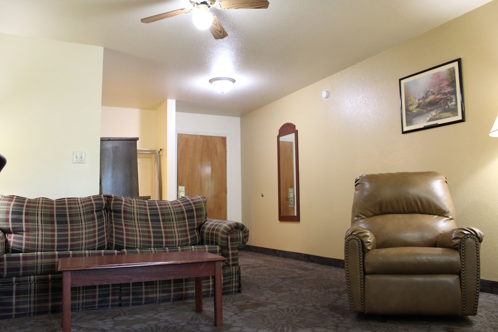 Candlelight Inn & Suites Hwy 69 near McAlester - photo 21