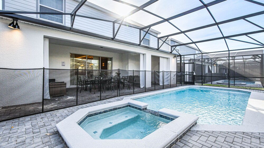 Elegant Resort Home With Loft Private Pool & Spa - photo 30