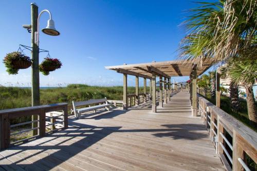 Dolphin Watch - last minute hotel in Carolina Beach