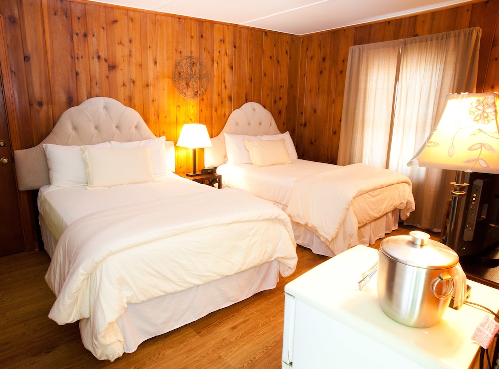 Whispering Winds Motel - photo 12