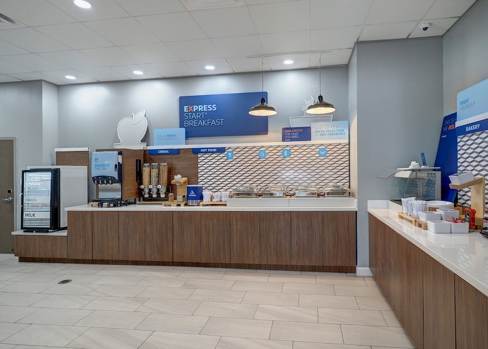 Holiday Inn Express Corpus Christi Beachfront by IHG - photo 57