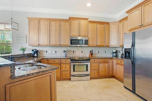 Large 5 BR in golf and beach resort 2 golf carts - photo 9