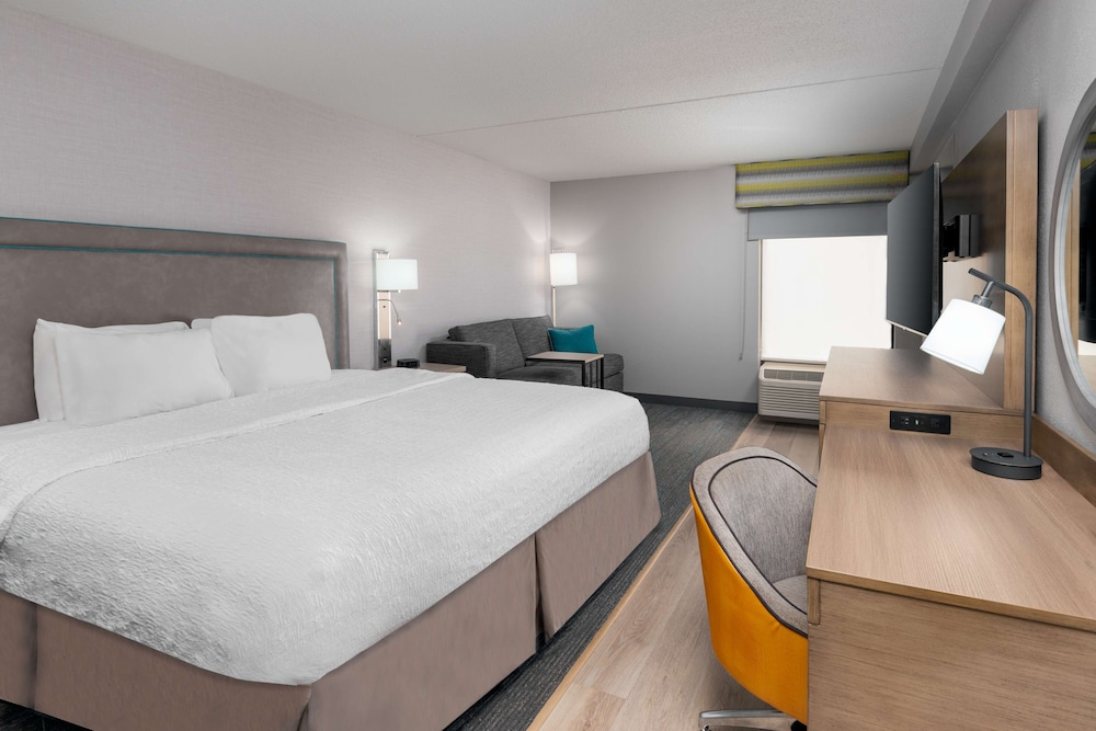 Hampton Inn Hartford Airport - photo 13
