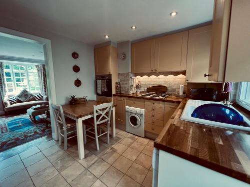 Scallop Cottage Oasis of Calm Pass the Keys — 4-Star Luxury Hotel in Rye, United Kingdom