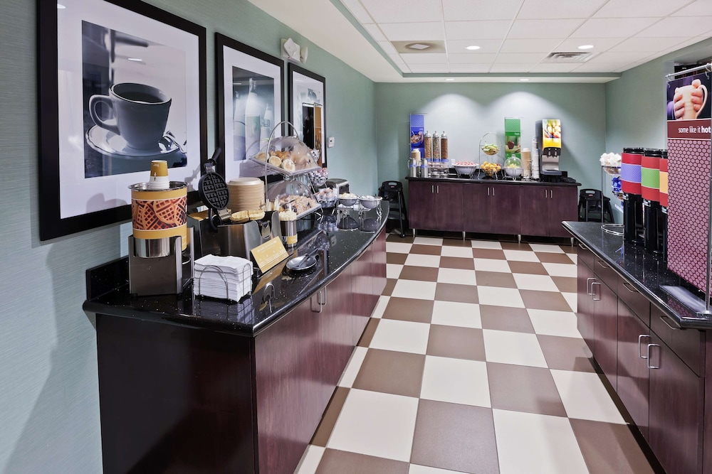Hampton Inn & Suites Liberal - photo 15