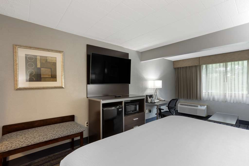 Best Western Plus Reading Inn & Suites - photo 30