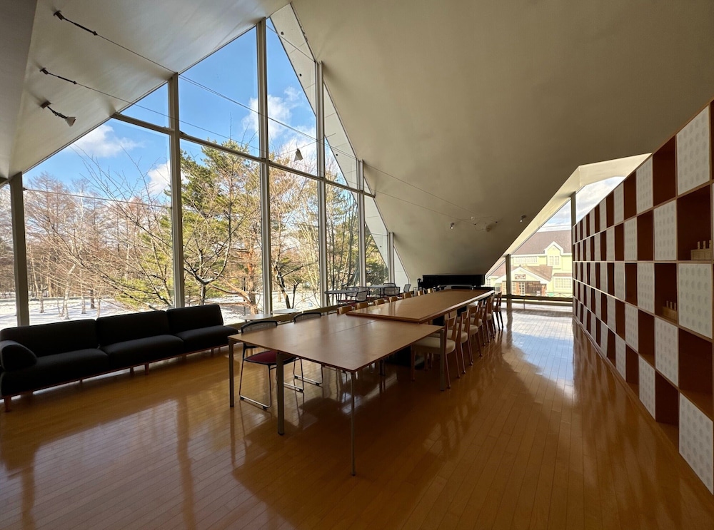 Space Design - carbon neutral hotel in Hachimantai