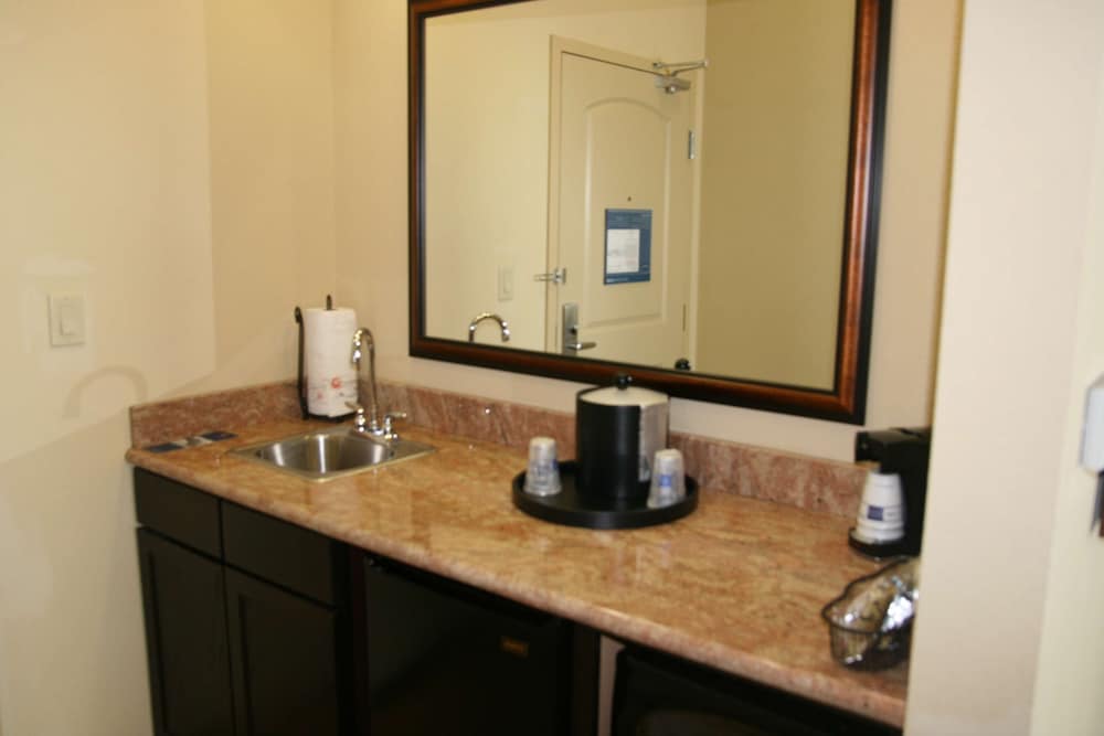 Hampton Inn & Suites New Braunfels - photo 7