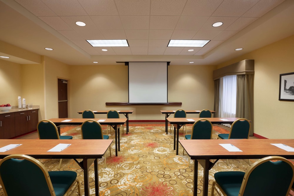 Hampton Inn & Suites Hartford East Hartford - photo 31