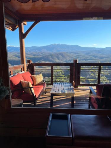 Majesty A Majestic View of the Mountains — 4-Star Luxury Hotel in Sevierville, United States