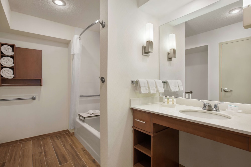 Homewood Suites by Hilton Kansas City Airport - photo 17