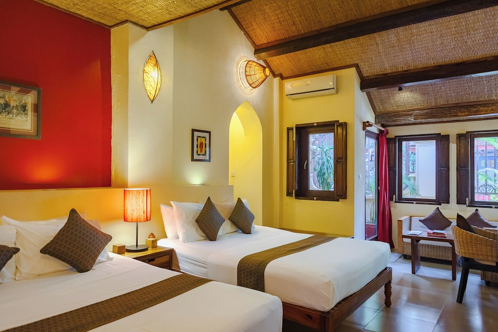 Rikitikitavi in Kampot, Cambodia