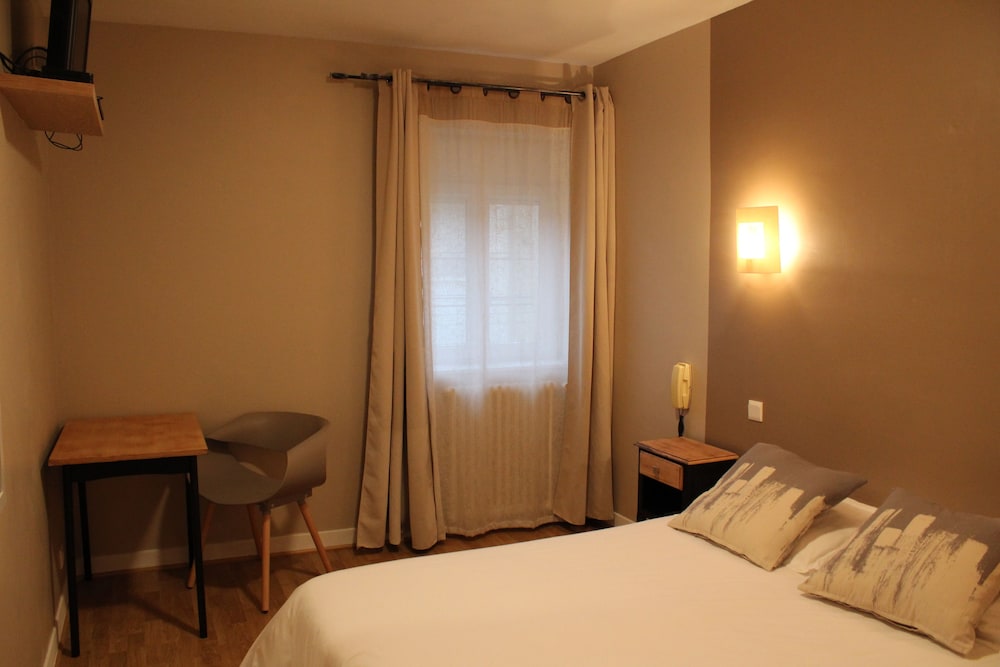 Les Glycines — hotel in Remoulins