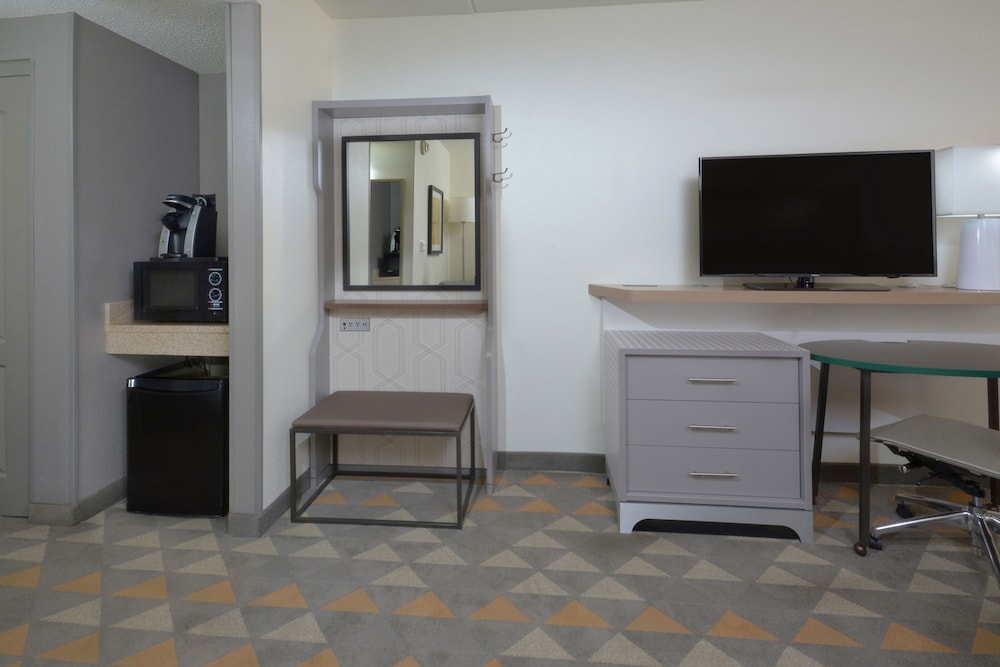 Holiday Inn Raleigh Durham Airport by IHG - photo 13
