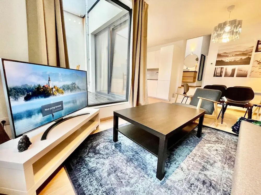 Luxury 2BR 1BA Near Fashion District by Oneluxstay in Antwerpen, Belgium